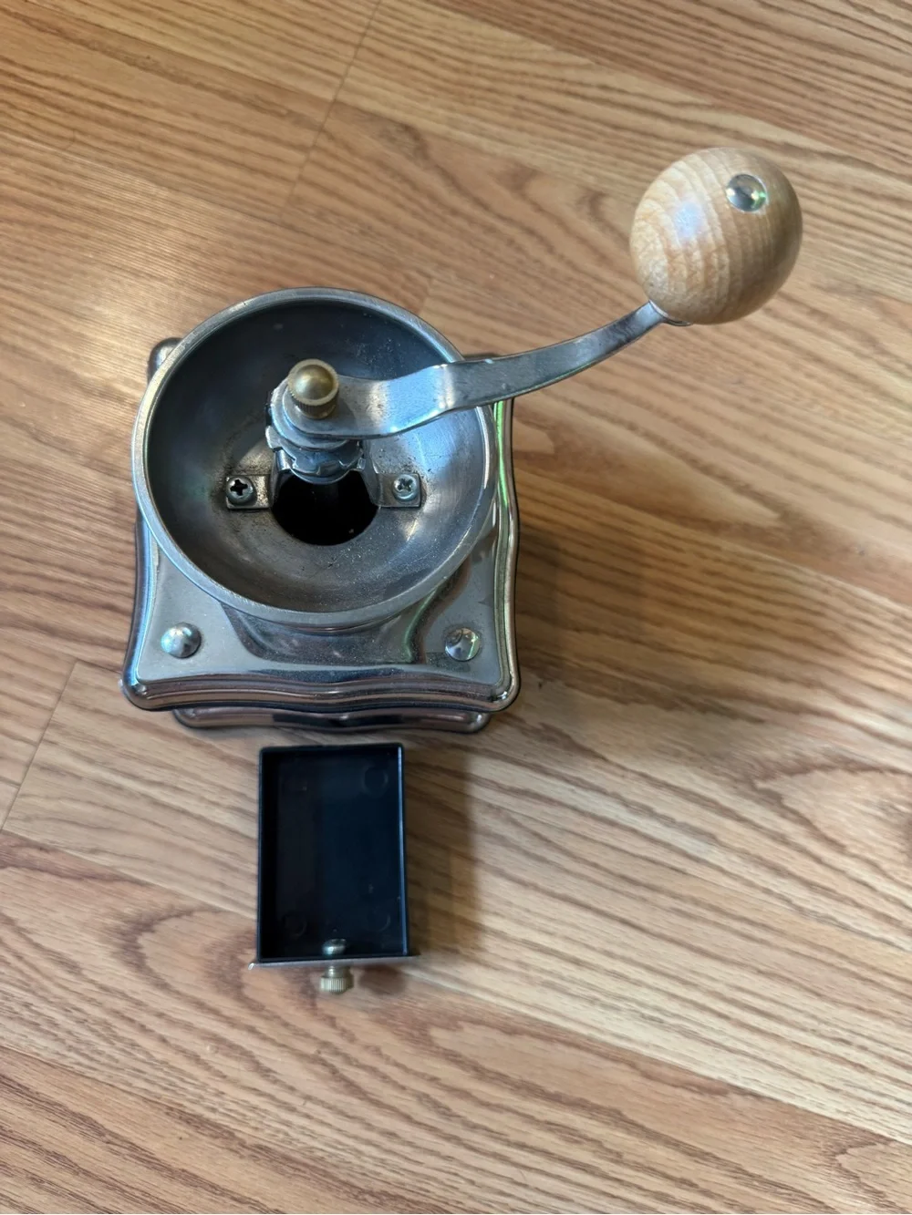 Captain Stag UW-3529 Coffee Mill, a manual hand-grind coffee grinder